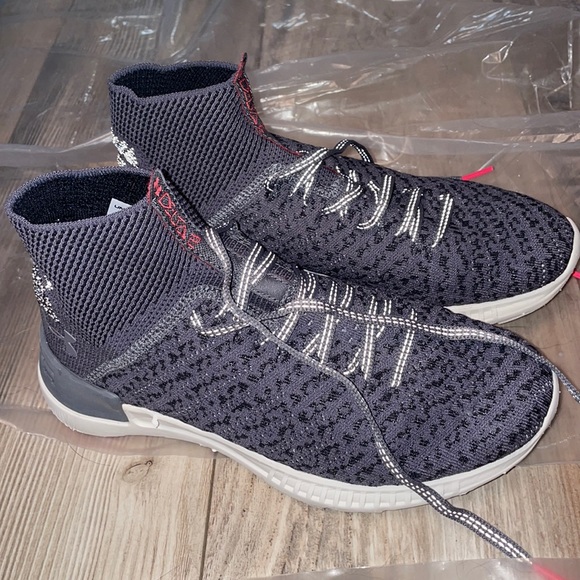 Host pick! UNDER ARMOUR high top sneakers running shoes - Picture 1 of 9